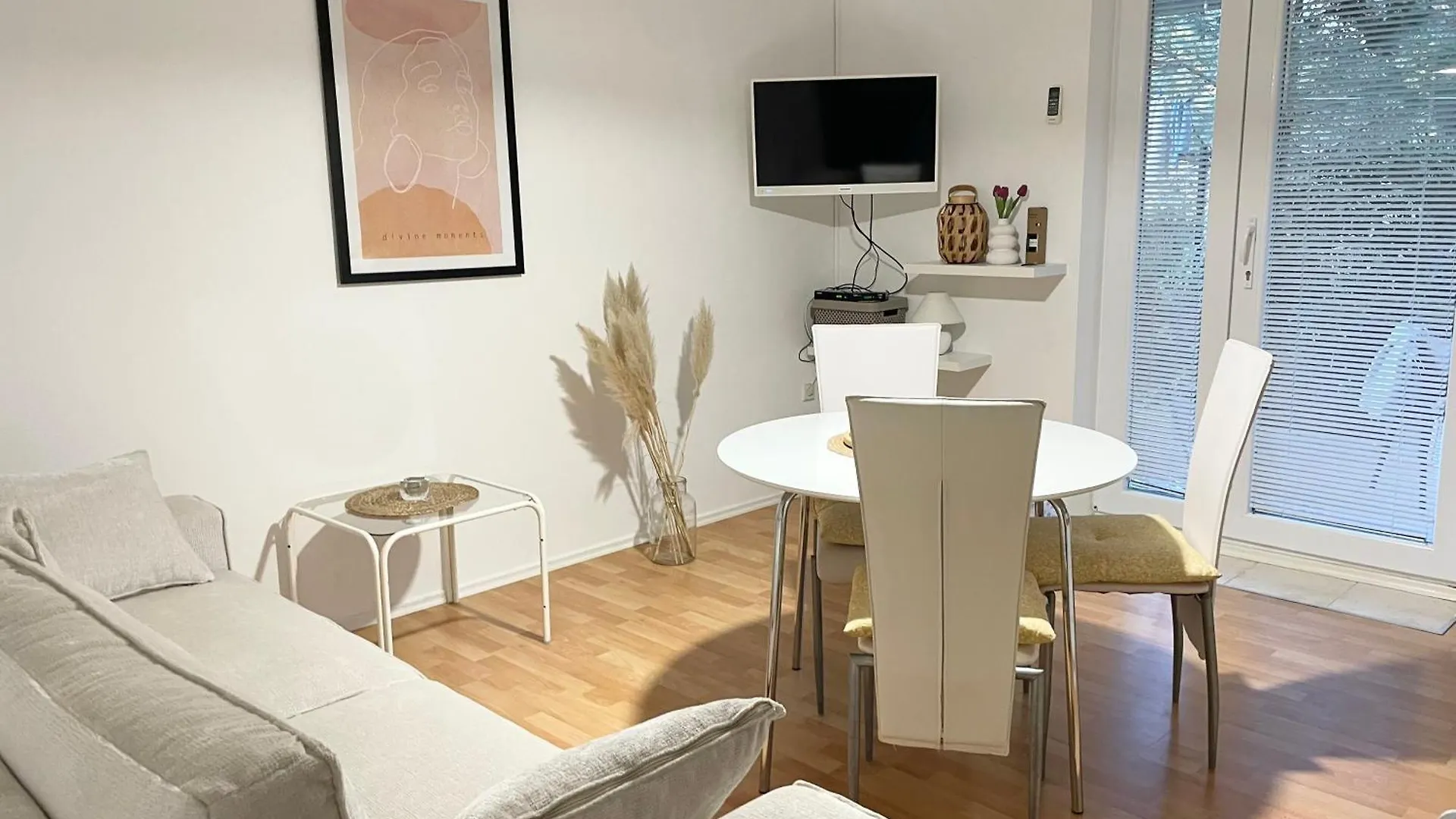 Apartments Zara Seline 0*,